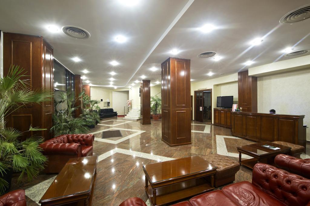 Hotel Bavaria Craiova Dış mekan fotoğraf